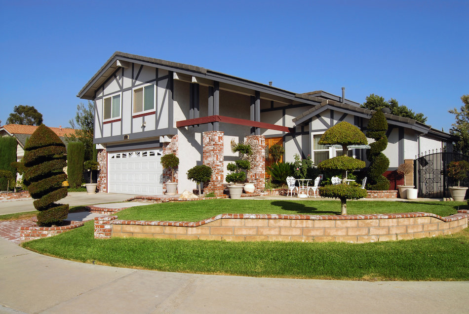 Curb Appeal Tips for Home Sellers